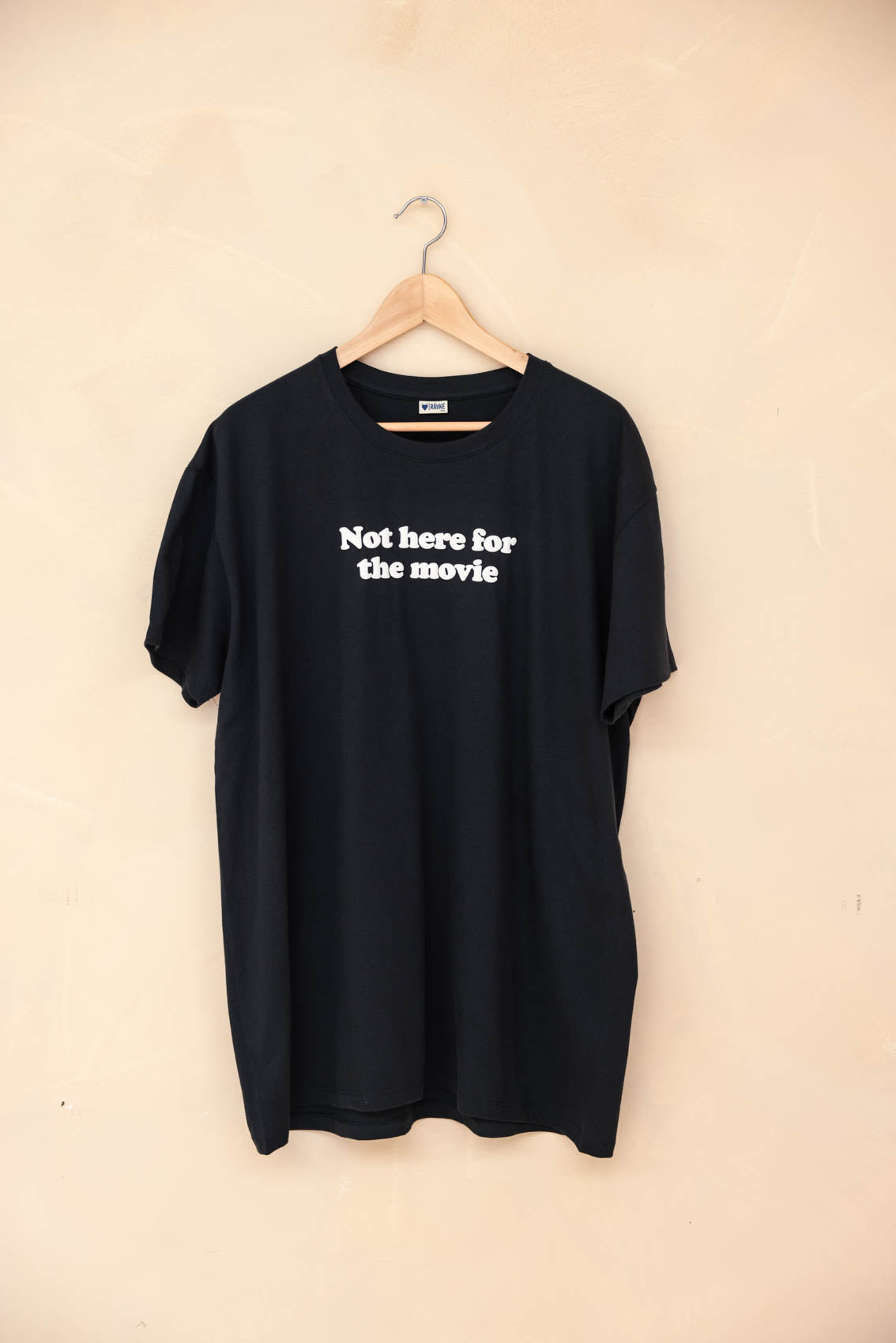 Rävke Tee navy, not here for the movies