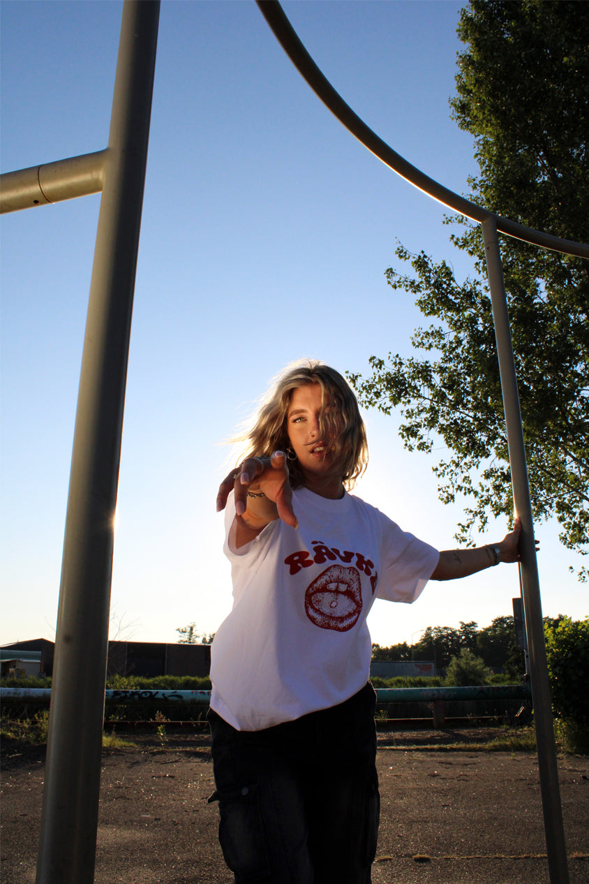 Rävke Tee white, lips
