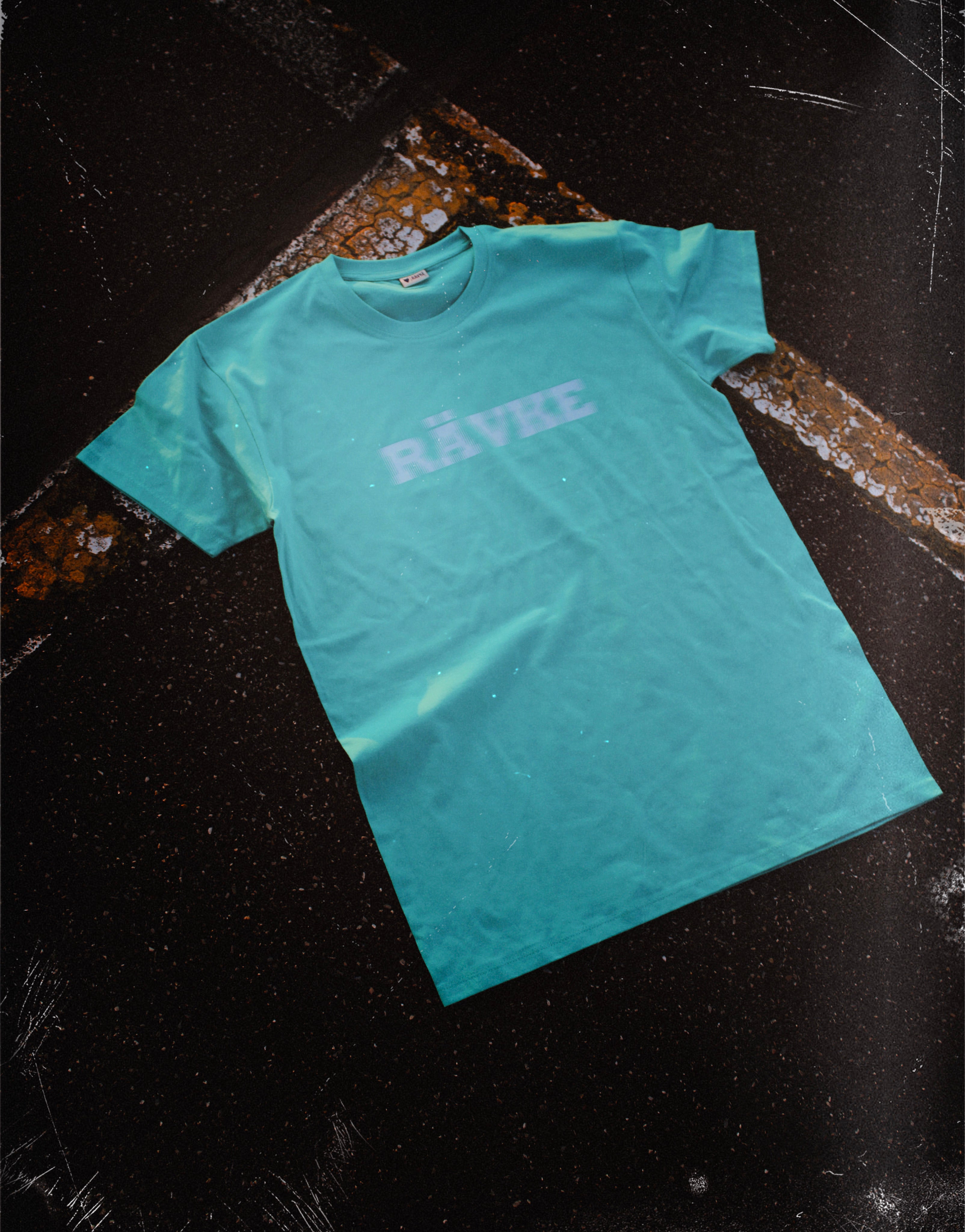 Rävke Tee Aqua, Ravke graphic distorted